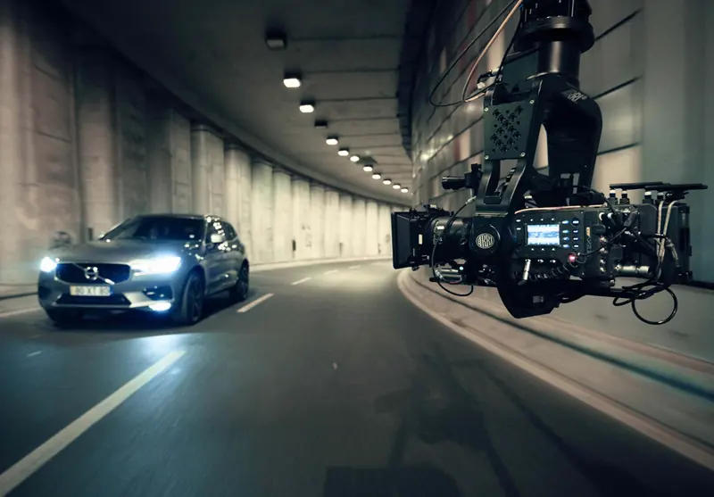 ARRI SRH-3 head on a camera car, filming a car in a road tunnel