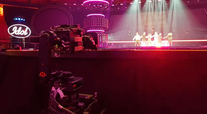 Newton stabilized remote head on a rail at Idol